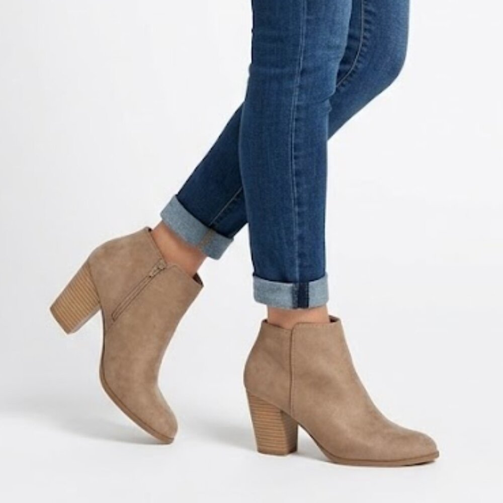 Old Navy Coastal Cowgirl Tan Faux Suede Stacked Block Heel Ankle Booties 7